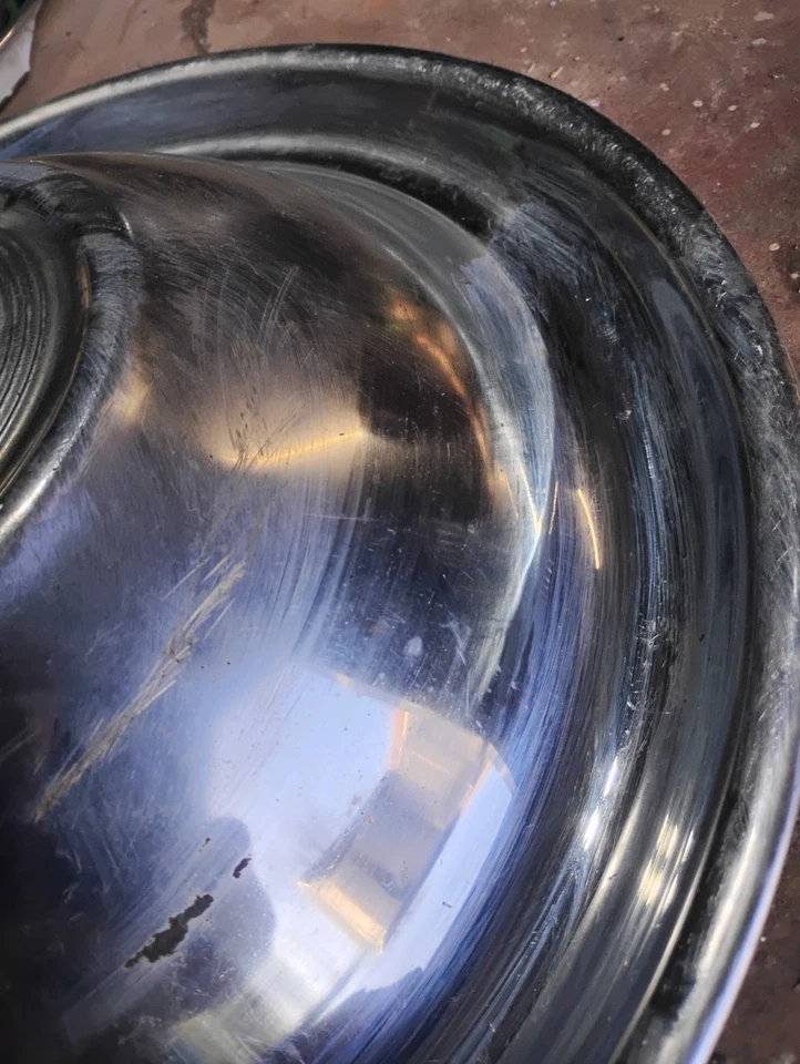 Genuine 1950 to 1952 Plymouth Cambridge Belvedere 15 inch hubcaps - Image 2 of 4