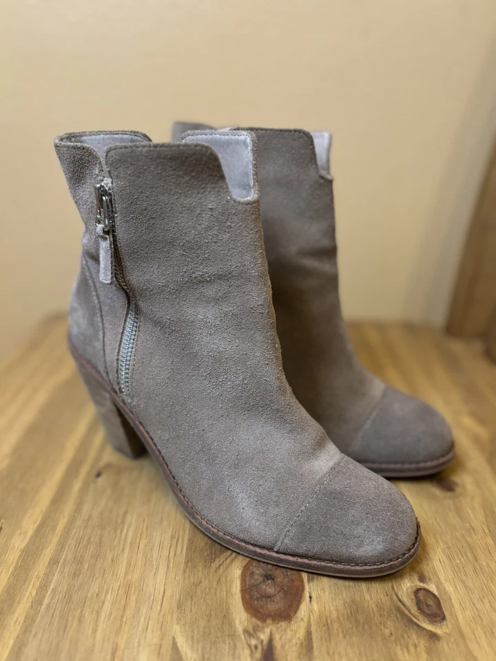 Leather Booties, Softwalk Booties, womens size 7, Leather booties, zip up - Image 3 of 4