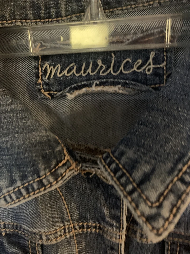Maurices Women's Juniors Jean Jacket SZ  Medium Distressed Crop Trucker Denim  - Image 2 of 4