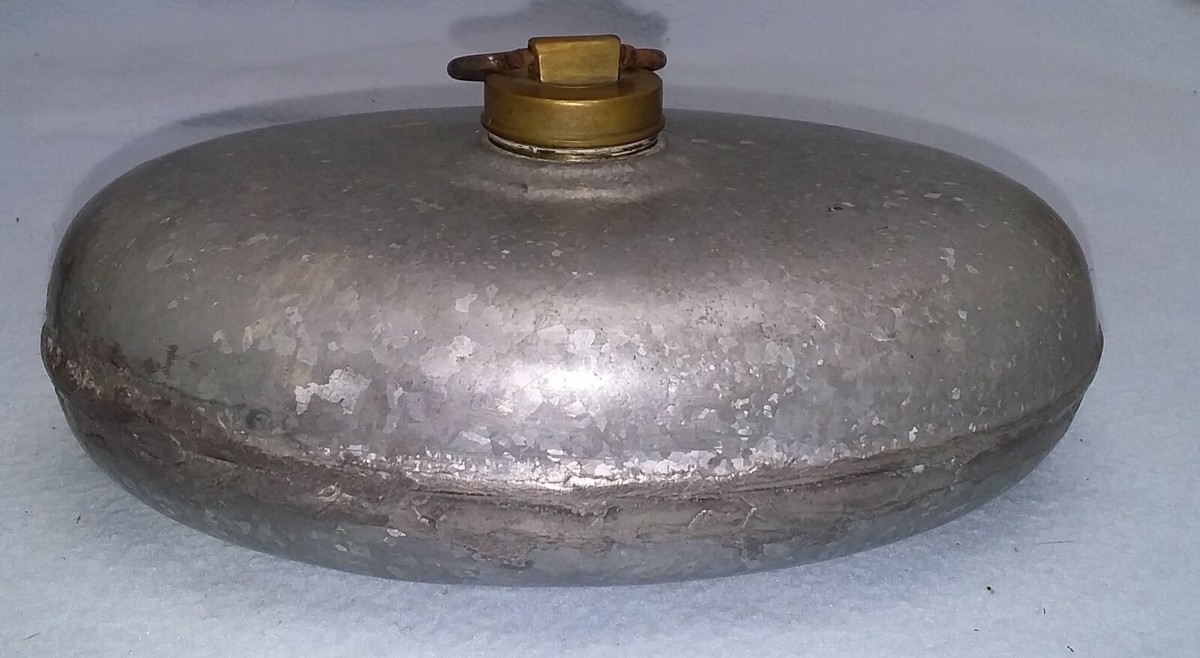 Alte Bettflasche, Wärmflasche, Bettwärmer Schraubverschluss, Metall, Zink B 1056