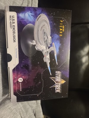 Star Trek Fanhome - USS Excelsior NCC-42037 - New and w/ Magazine