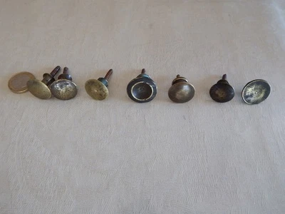 Lot de 7 Anciens Boutons/Poignées de tiroirs en Laiton, Différents - Photo 1/2