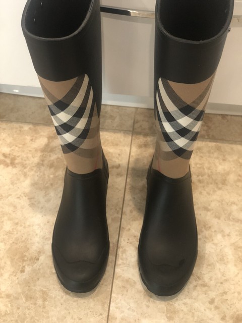 burberry clemence rain boots