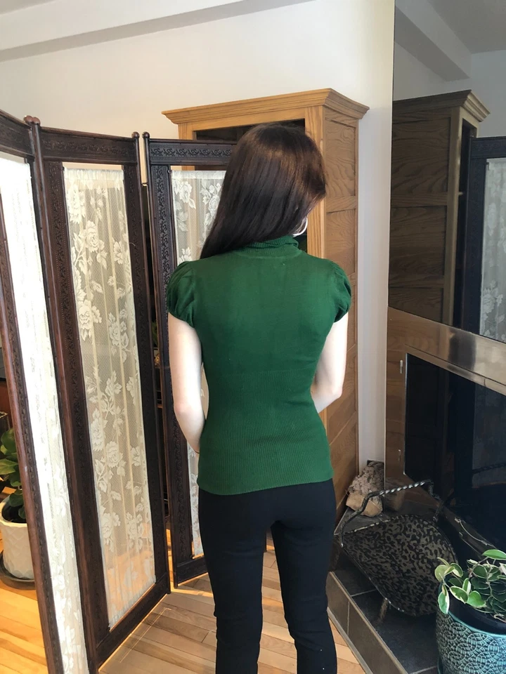 Suéter Femenino y Favorecedor Ajustado Manga Gorra Cuello Alto Acanalado Verde Pequeño Foto 4 de 4