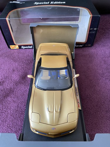 Maisto 1:18 31657 Guldstrand Signature Edition Corvette 2003 – Rare Metal Gold - Picture 9 of 24