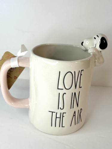 Rae Dunn Peanuts Snoopy Día de San Valentín "El amor está en el aire" Snoopy en la parte superior Nuevo - Imagen 6 de 7