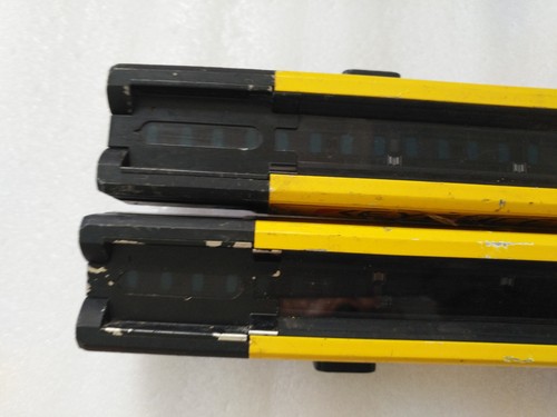 KEYENCE Light Curtain SL-V39FM Transmitter And Receiver - Picture 4 of 8