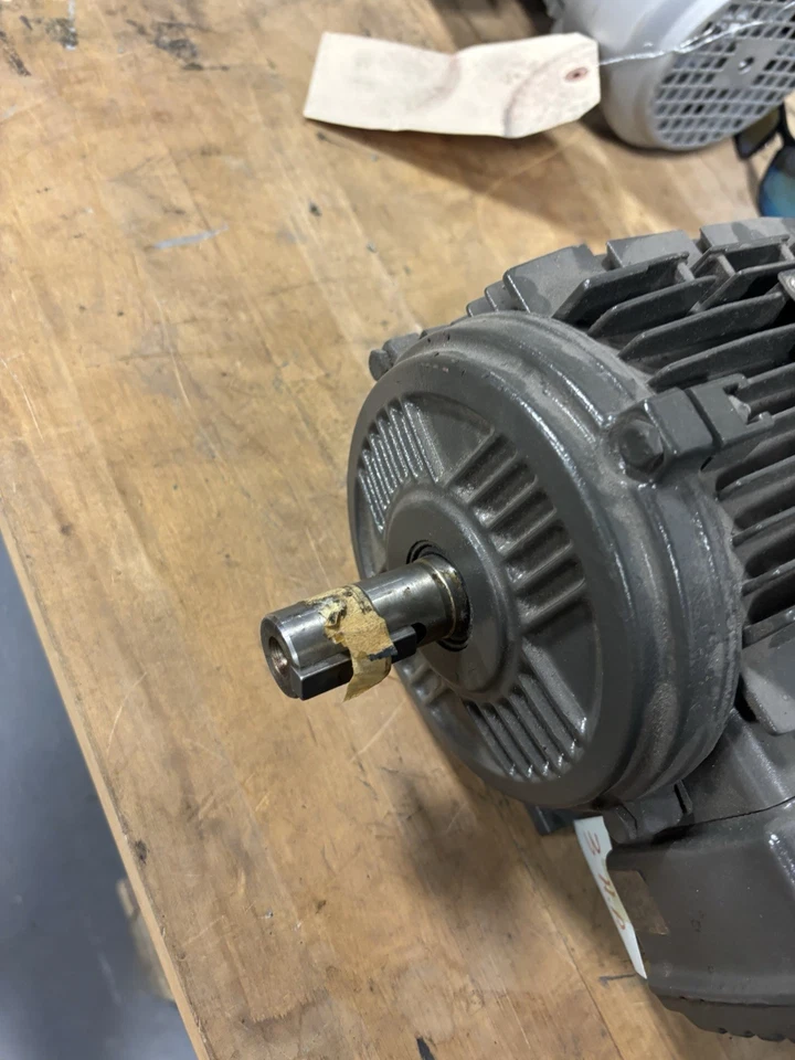 NEW NO BOX WEG AL90S/L SEVERE DUTY MOTOR W21 3 Phase 60 Hz 00236EP3EAL90S - Image 2 of 4