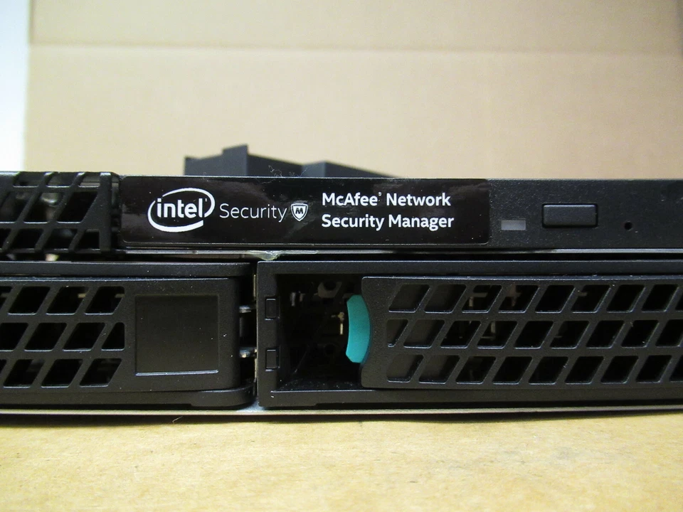 Intel R1000 Xeon E5-2430v2 2.5GHz 24GB Ram 1.8TB HDD RAID Online Security Device - Image 4 of 4
