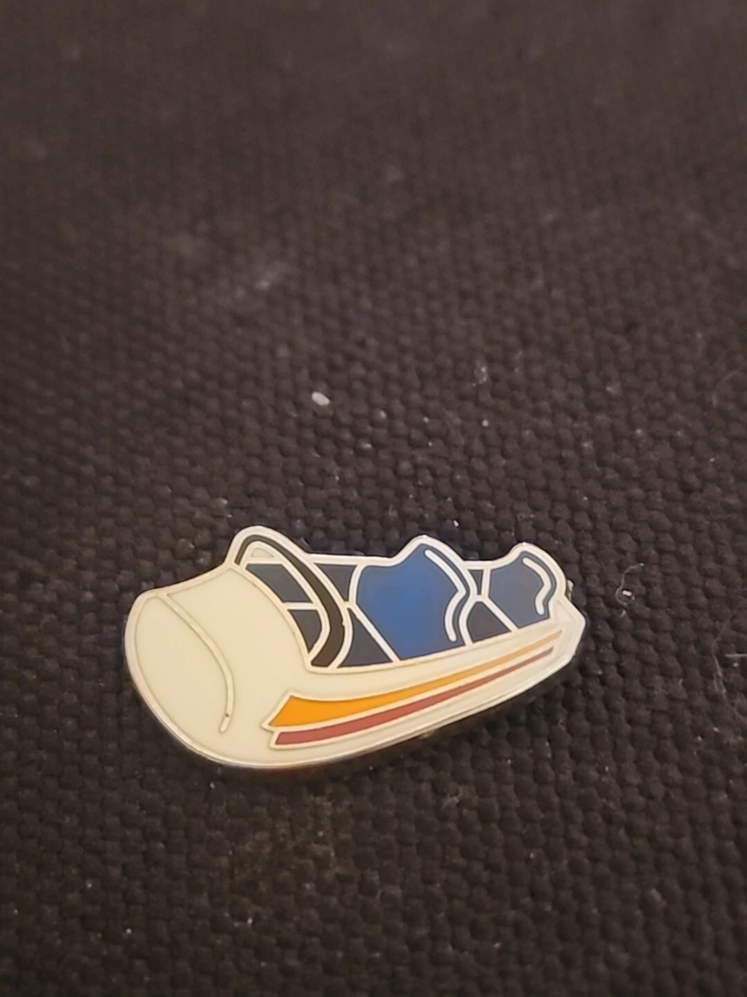 Disneyland 2nd Edition Series 2 Matterhorn Bobsled Vehicle Tiny Kingdom Pin mini