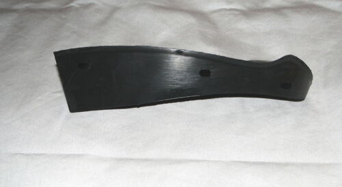1967 1968 Cougar Front Fender to Bumper Shields, Rubber (pair) Reproduction - Picture 3 of 8