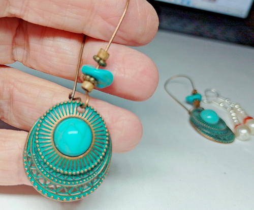 "PP26"-- 2 pairs of dangle earrings turquoise stone ethnic style & faux pearls - Picture 2 of 3