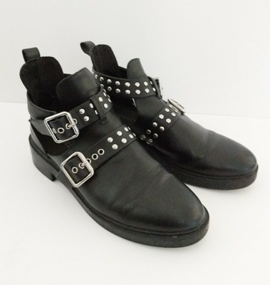 divided black ankle boots