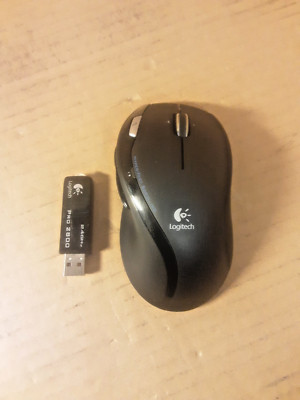 Logitech MX620 Kabellose Lasermaus - Schwarz (910-000240) + USB-DONGLE