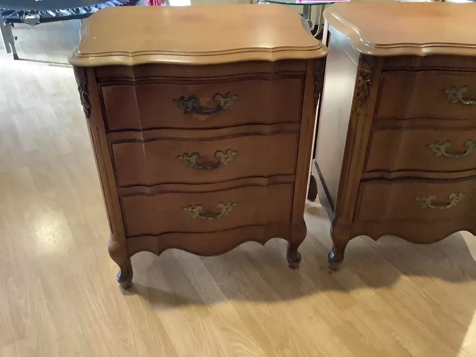 French Carved Cherry Large Nightstand Side End Bedside Tables Set 3 Drawers - Image 4 of 4