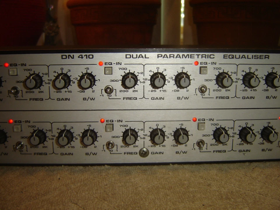 Klark Teknik DN410, Dual Parametric Equalizer, 5 Band Stereo Eq Hi & Lo Cut Rack - Image 3 of 4