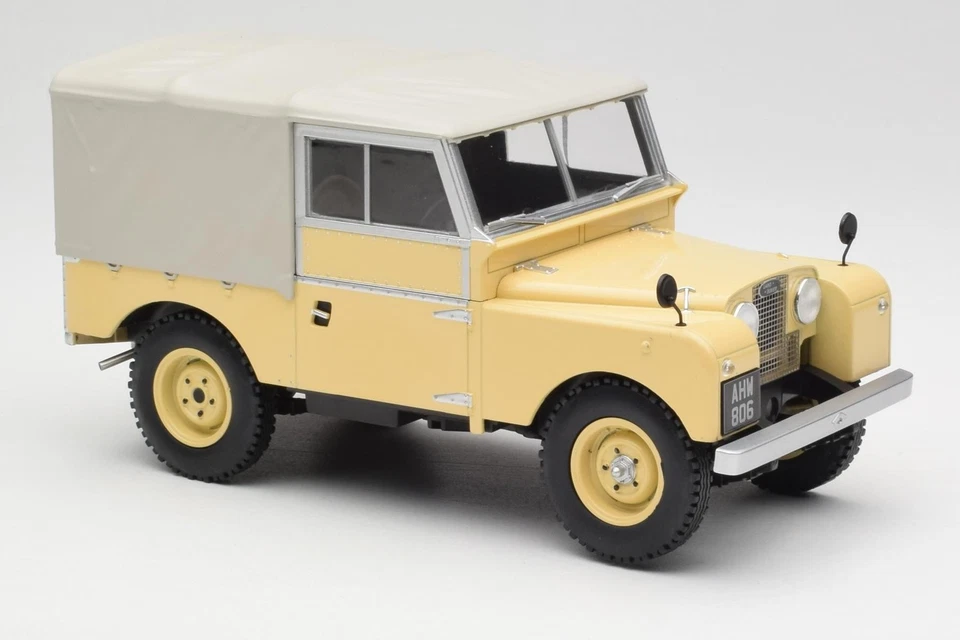 MCG18368 Land Rover 88 Series 1 Hard Top Light Beige MCG 1/18 - Immagine 2 di 4