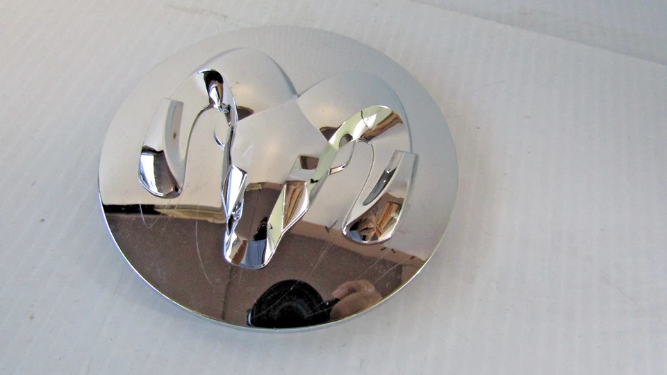 RAM 2500 3500 2014-2018 cabeza cromada tapa central rueda nuevo OEM 4726280AA Foto 2 de 4