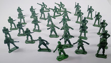 2015 Lanard Green Army Men 32 Figure Lot.