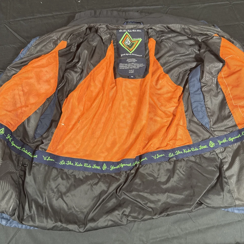 Vintage Volcom Lightsaver Snowboard Jacket Men’s Medium - Image 4 of 4