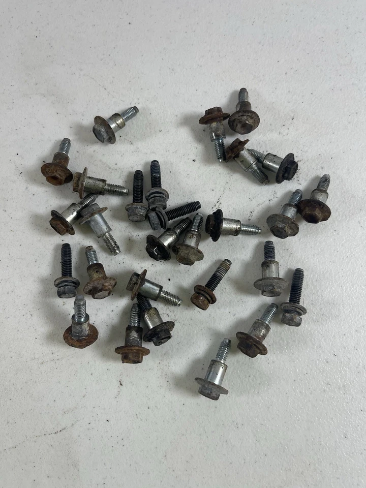 Infiniti G35 G37 Q50 2008-2019 Nissan 370z VQ37VHR cubierta de válvula pernos W2 Foto 2 de 4