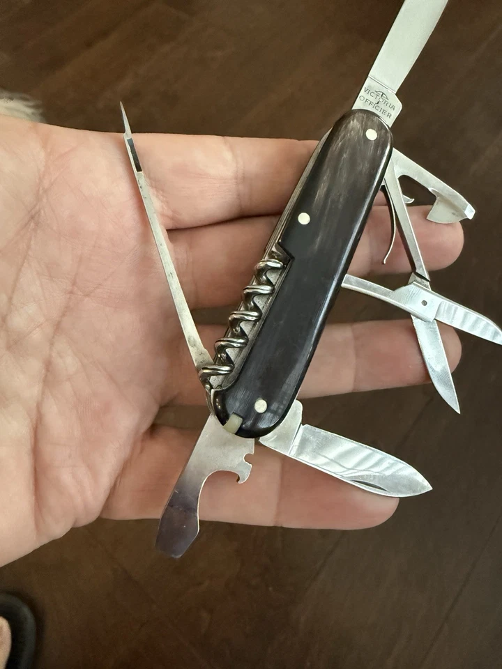 Cuerno Victorinox VICEPRESIDENTE Ultra Raro / Remaches Expuestos / Lima de Uñas Larga 84 mm Foto 4 de 4