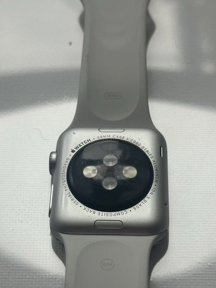 Apple Watch Series 3 LOCKED, For Parts Only, Good Condition - Image 3 of 4