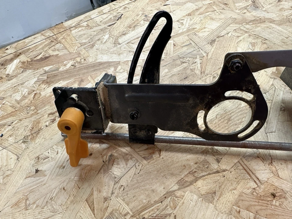 Оригинальные кронштейны для крепления двигателя детали + стержень + шарнир для настольной пилы RyobRTS21G 15 А 10 дюймов - Изображение 2 из 3