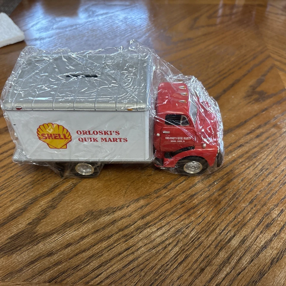 First Gear 1:34 Scale 1952 GMC Dry Goods Van Bank SHELL Gasoline ORLOSKI - Image 3 of 4