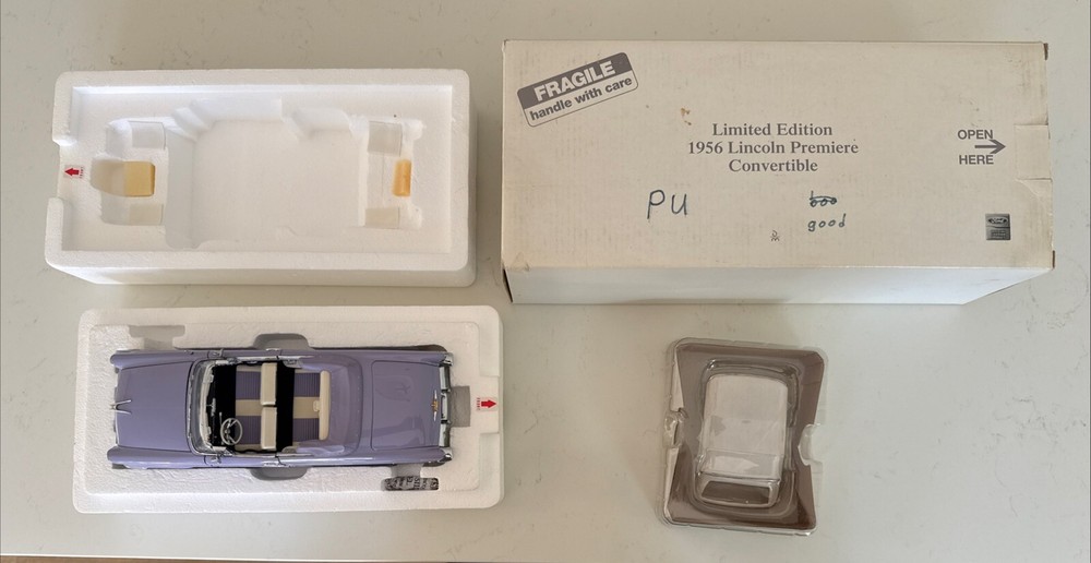 Danbury Mint 1956 Lincoln Premiere Convertible Limited Edition 1/24 Wisteria