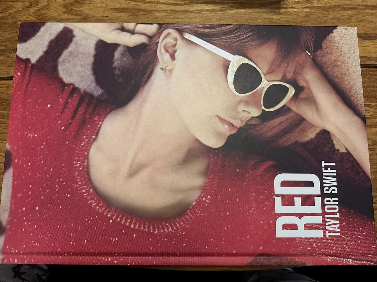 Taylor Swift Red Collectible Photo Book plandetransformacion.unirioja.es