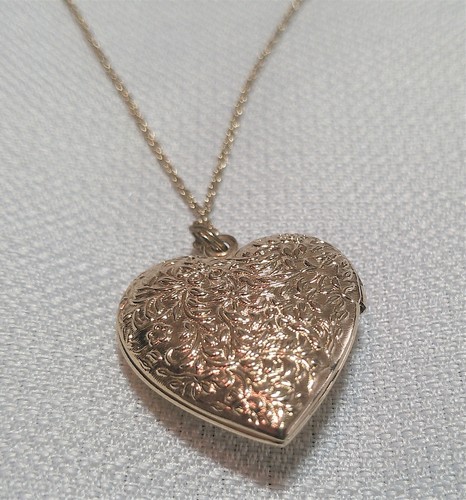 Collar colgante vintage con medallón de corazón en tono dorado y acento de arenisca 18 pulgadas - Imagen 6 de 12