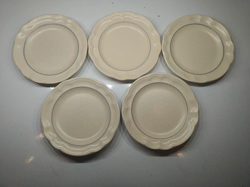 Vintage Pfaltzgraff - Heirloom - Salad Plates - 5 Plates 7.25 Dia. -- Set #3