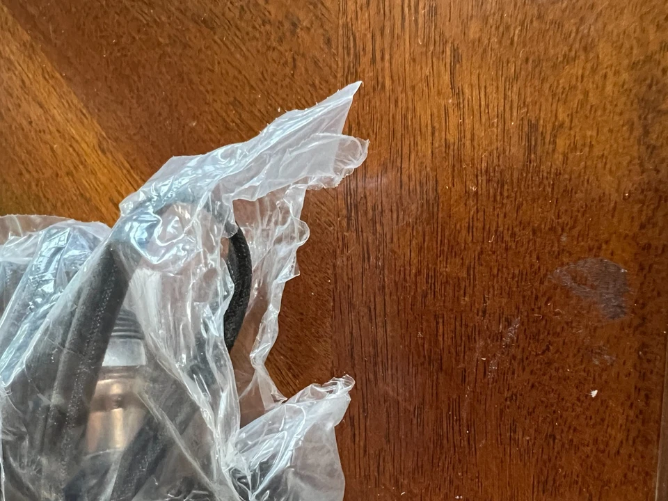 NTK 25689 Oxygen Sensor - New Open Box - For VW Beetle/Golf - Imagem 4 de 4