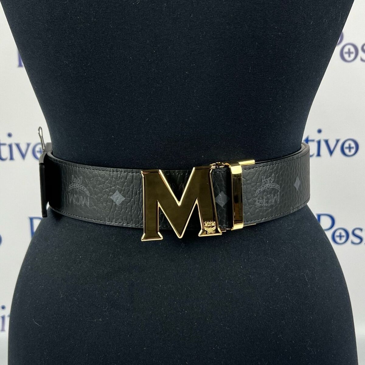 MCM Mens Claus Gold M Buckle Black Leather Reversible Belt MCM Mens Claus Gold M Buckle Black Leather Reversible Belt