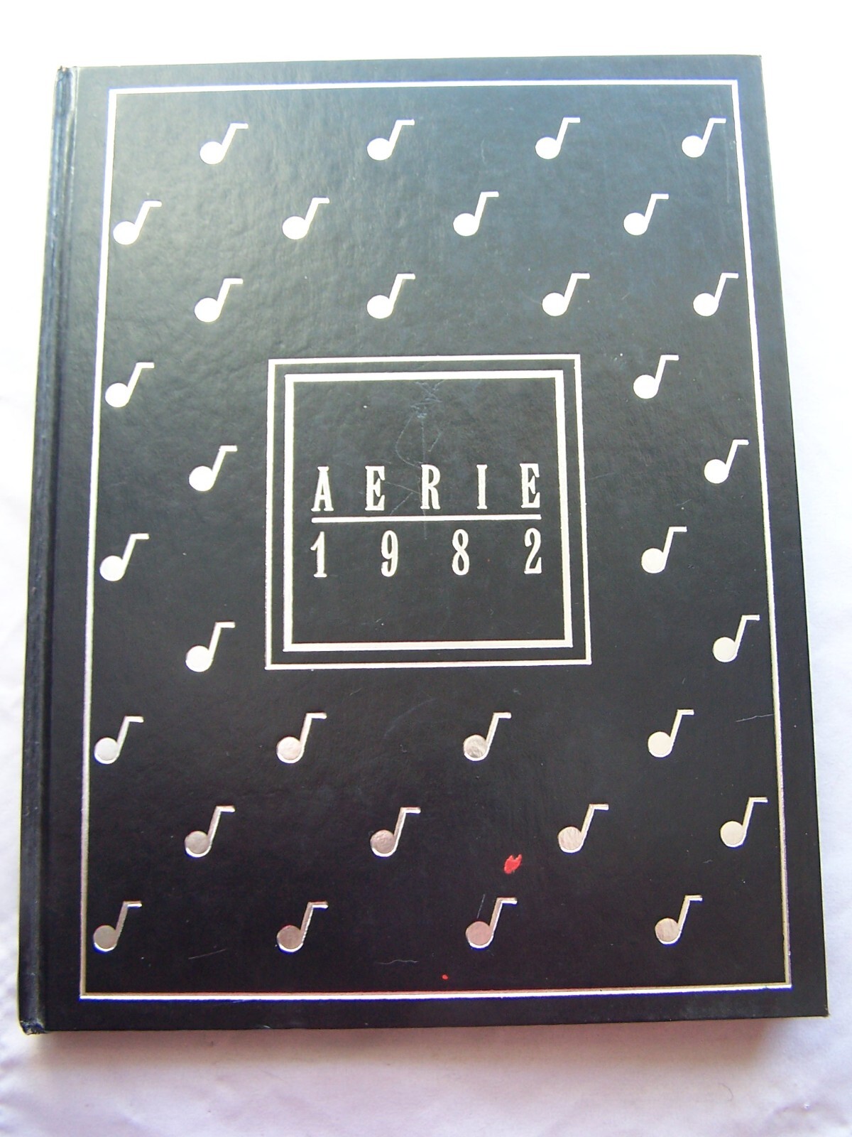 1982 Brentwood High School Yearbook Los Angeles, California  Aerie Unmarked