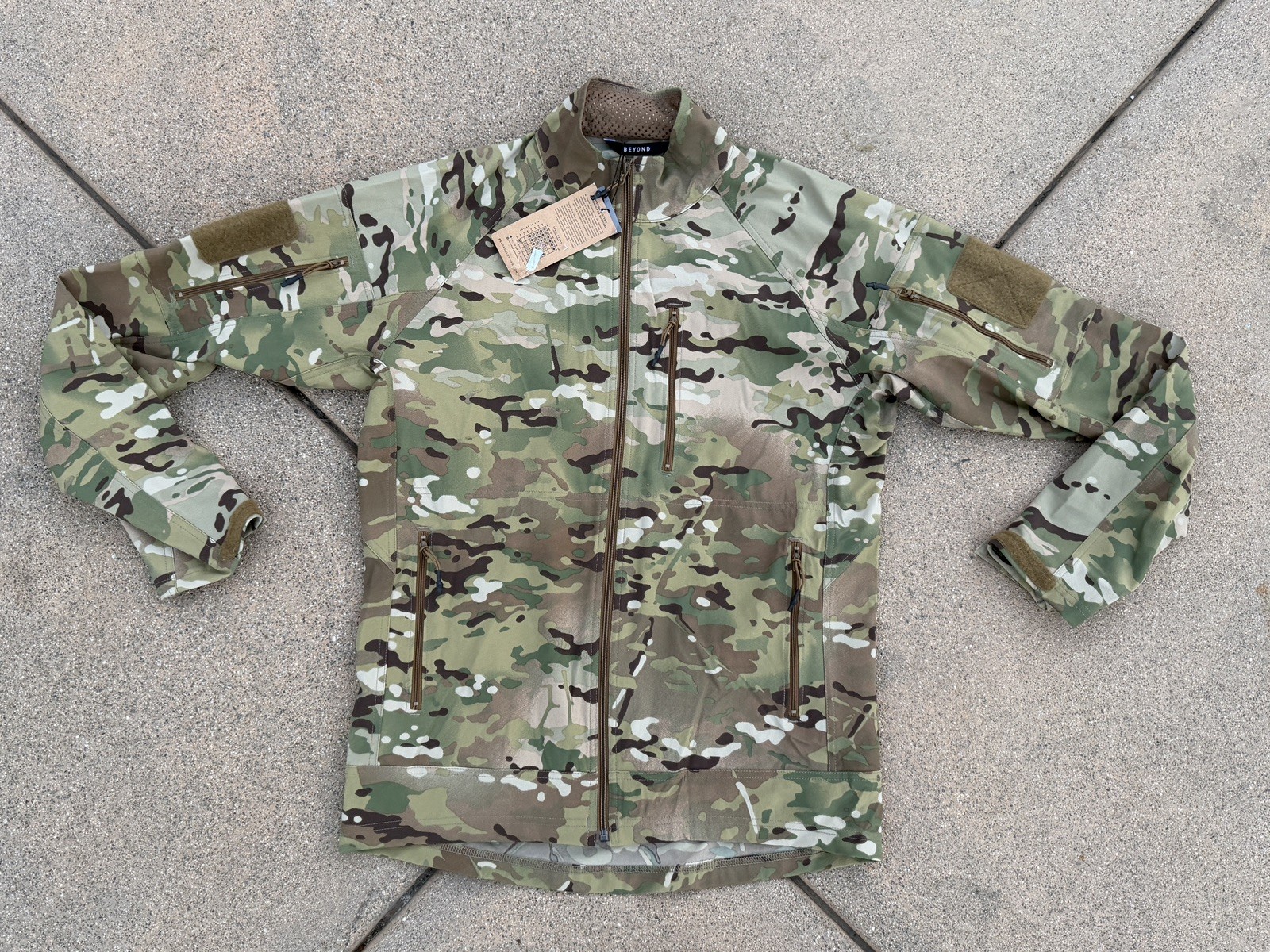 Beyond Clothing Multicam Rig Light Jacket LARGE OCP Softshell Pcu Level 5