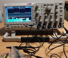 Tektronix MSO2024 200MHz 4CH analog 16CH digital Oscilloscope