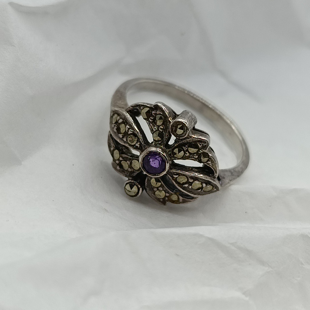 Gorgeous silver ring (tested), marrow strings & a… - image 4
