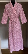 Vintage 1970s pink  Ralston  women  s dressing gown. Size S. Excellent cond.