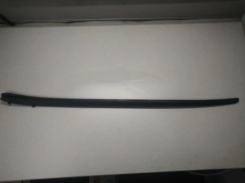 2008-2009 Pontiac G8 Driver Side Windshield Revel Molding GM 92212084