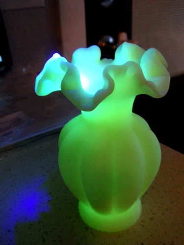 Fenton Satin Custard Glass Ruffled Edge Melon Vase Vintage Green Uranium 5.5"