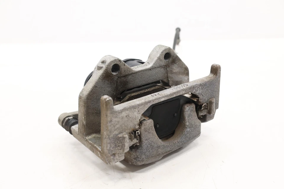 Lincoln Aviator 2020 pinza trasera izquierda L1mc2d251ad L1mz-2553-e L1mz-2282-b Foto 4 de 4