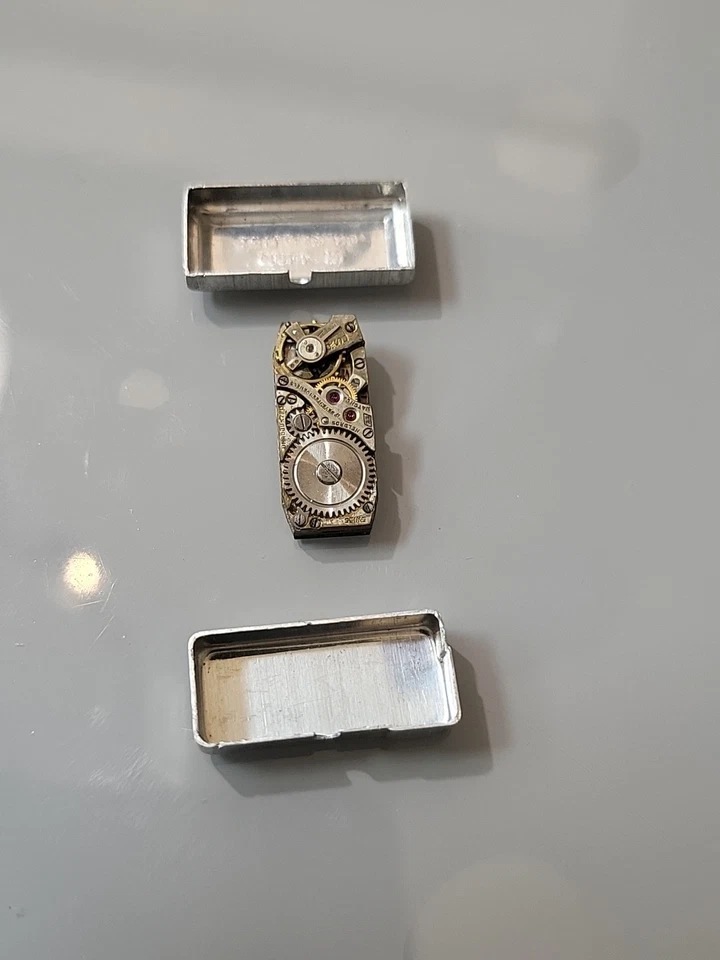 Helbros Swiss watch movement 8.8mm x 21.2 For Parts Or Repairs As Is L78 - Image 2 of 4