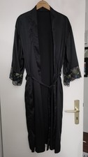 Satin Bademantel schwarz Gr. 38 Übergröße mit Spitze mit floralem Muster