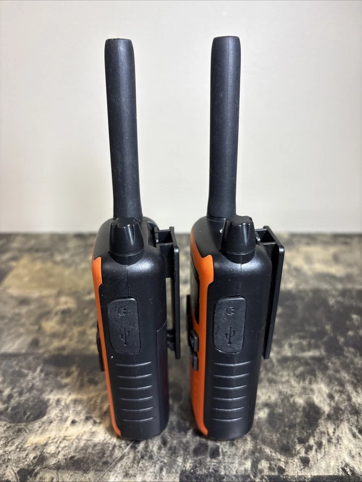 2x FLOUREON Walkie Talkie Two Way Radio 400-470MHz 16 Channel Radio Fc200 Tested - Image 4 of 4