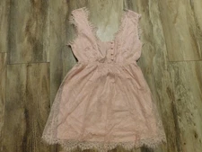 VICTORIA SECRET MODA INTL LACE PINK TOP SIZE MEDIUM NEW