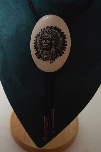 Bolo Tie Hand Scrimshawed Native America Indian Chief! Very Nice! - Picture 3 of 4