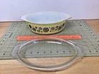 Vintage Pyrex 1.5 quart yellow flowered casserole dish with lid as-is