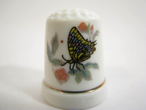 Lot of 2 Multi Color Butterfly And Bird Porcelain Thimbles Collectible - Picture 2 of 8